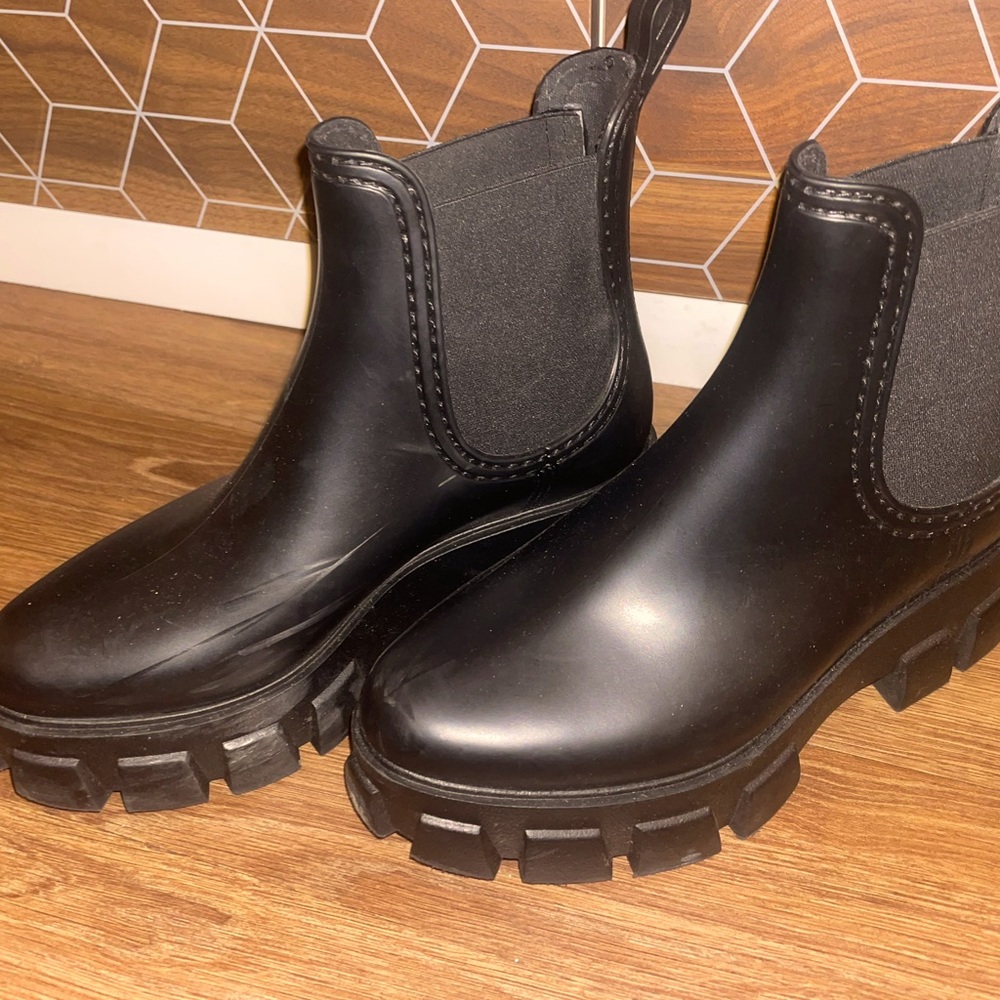 Black boots